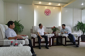 恒運(yùn)能源集團(tuán)董事局主席李長云受南開大學(xué) 常務(wù)副校長許京軍邀請參觀考察
