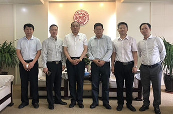 恒運(yùn)能源集團(tuán)董事局主席李長云受南開大學(xué) 常務(wù)副校長許京軍邀請參觀考察
