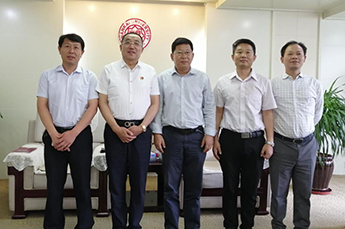 恒運(yùn)能源集團(tuán)董事局主席李長云受南開大學(xué) 常務(wù)副校長許京軍邀請參觀考察
