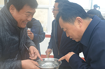 濱城區(qū)漁業(yè)資源服務(wù)中心領(lǐng)導(dǎo)蒞臨恒運(yùn)能源集團(tuán)旗下農(nóng)業(yè)產(chǎn)業(yè)清洋湖科技有限公司進(jìn)行技術(shù)交流