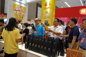 相約樂陵 棗贏未來 棗博會(huì)現(xiàn)場百棗綱目（集團(tuán)）展位客商云集