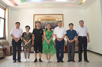 把握新常態(tài) 實(shí)現(xiàn)共發(fā)展 山東省煙臺棲霞市領(lǐng)導(dǎo)一行蒞臨恒運(yùn)能源集團(tuán)旗下農(nóng)業(yè)產(chǎn)業(yè)百棗綱目（集團(tuán)）參觀考察