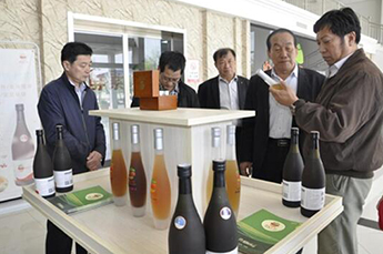 山東省飲料行業(yè)協(xié)會(huì)理事長(zhǎng)蘇理一行人到山東百棗綱目（集團(tuán)）參觀考察