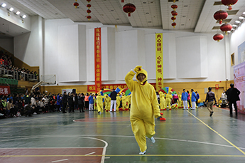 樹(shù)巾幗時(shí)代形象 展恒運(yùn)女性風(fēng)采 恒運(yùn)能源集團(tuán)參加天津開(kāi)發(fā)區(qū)第二十八屆“三八健康杯”趣味運(yùn)動(dòng)會(huì)