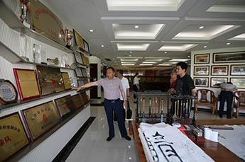德州市金融工作辦公室黨組書記、主任朱恩鶴一行蒞臨恒運(yùn)能源集團(tuán)參觀指導(dǎo)