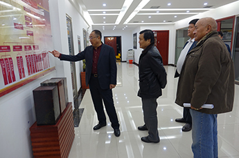 民革中央社會(huì)部特派民革朝陽區(qū)副主委李德龍和臺(tái)商江蘇商會(huì)副會(huì)長徐福明一行蒞臨恒運(yùn)集團(tuán)考察