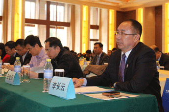 恒運(yùn)能源集團(tuán)高層領(lǐng)導(dǎo)受邀出席2015年（第二屆）中國(guó)境外中資企業(yè)年會(huì)