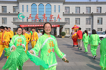 “粽”情端午節(jié) 恒運一家親 ——2017恒運能源集團龍舟秧歌慶端午