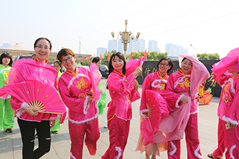 “粽”情端午節(jié) 恒運一家親 ——2017恒運能源集團龍舟秧歌慶端午