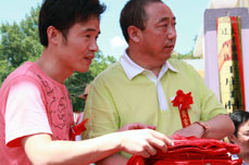 恒運(yùn)能源集團(tuán)贈予北王莊子村校車